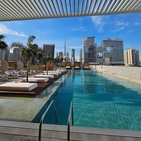 Houzzze #4 Designstudio Burj Khalifa View Dubai Esterno foto